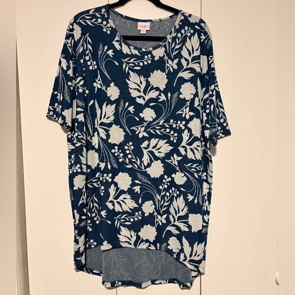 LuLaRoe Navy and Cream Floral Short Sleeve Top